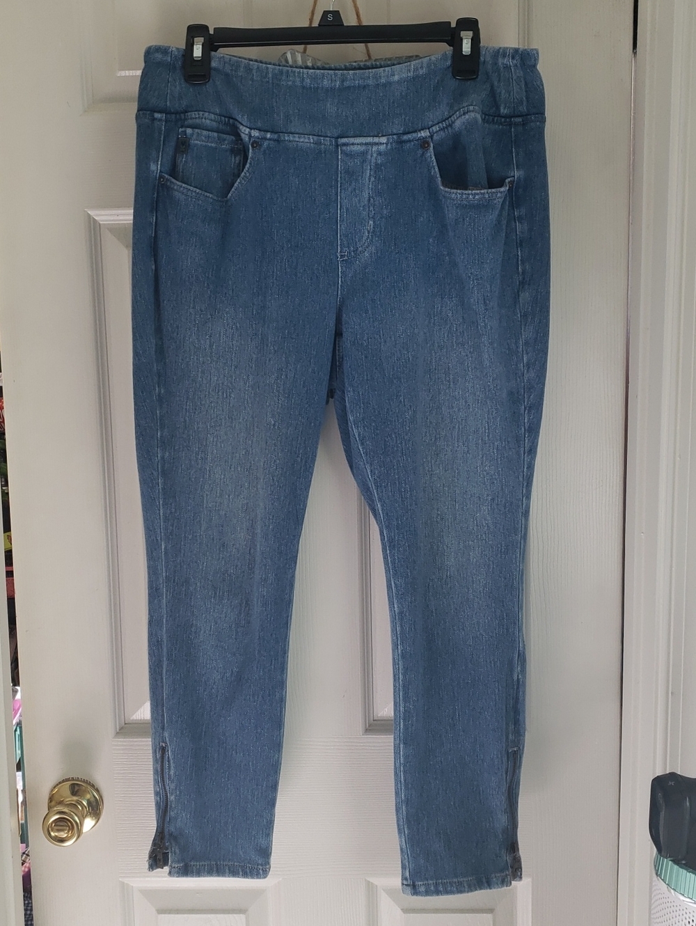 Belle by Kim Gravel Light Blue Ankle Crop Stretch Jeans With Zipper Detail